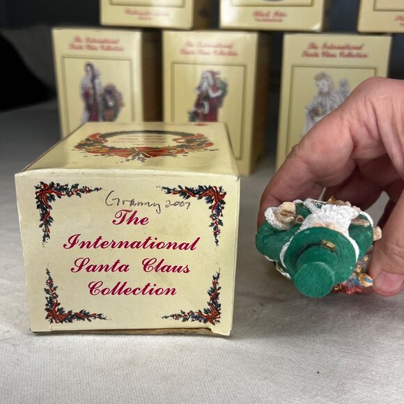 The International Santa Claus Collection Irish Father Christmas  Ireland 1995 - Picture 7 of 11